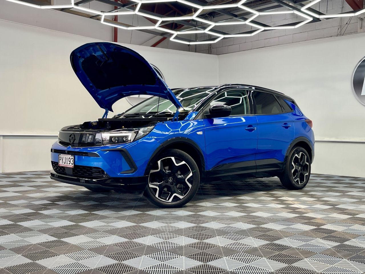 Vehicle image 3