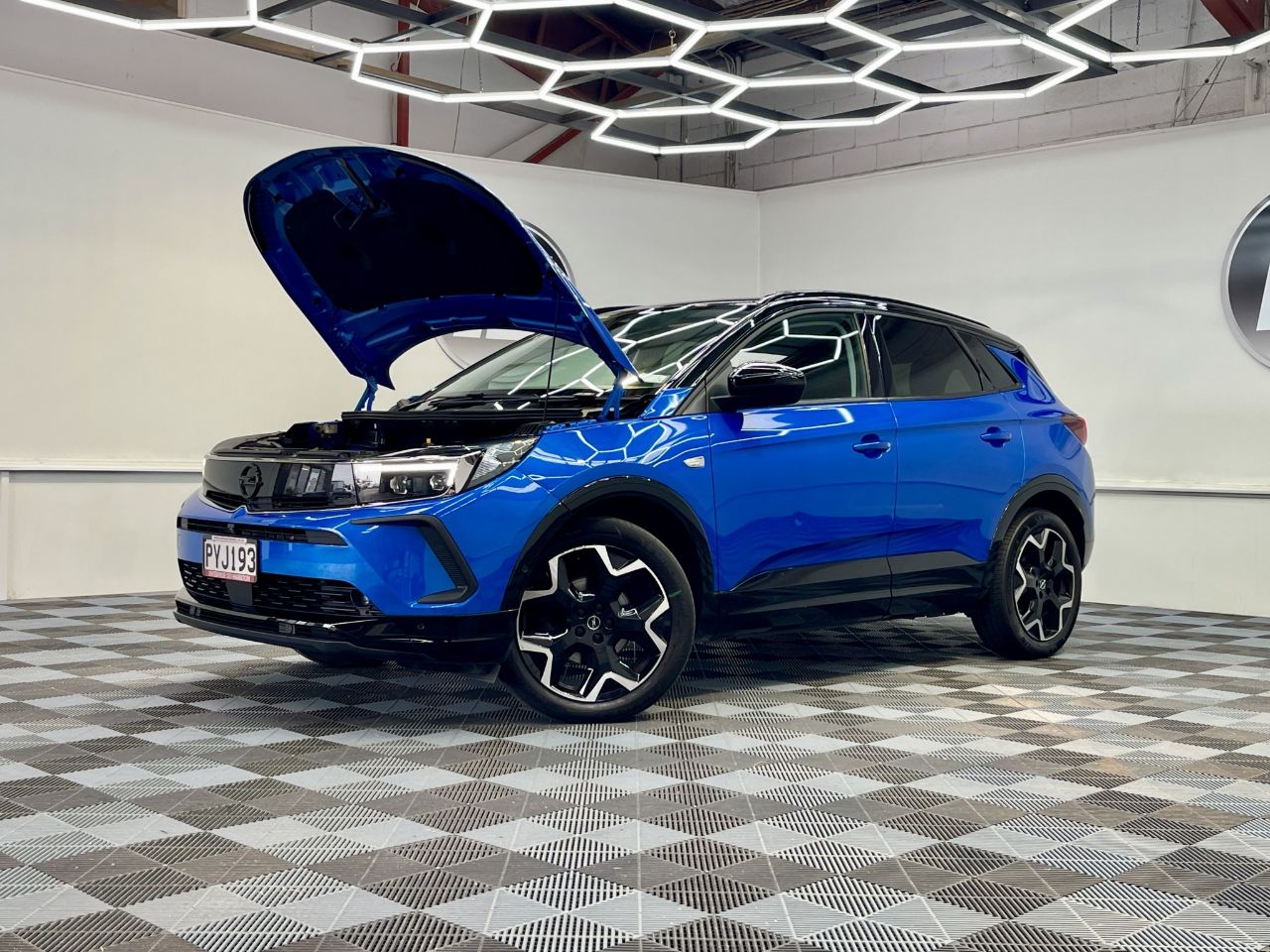 Vehicle image 3