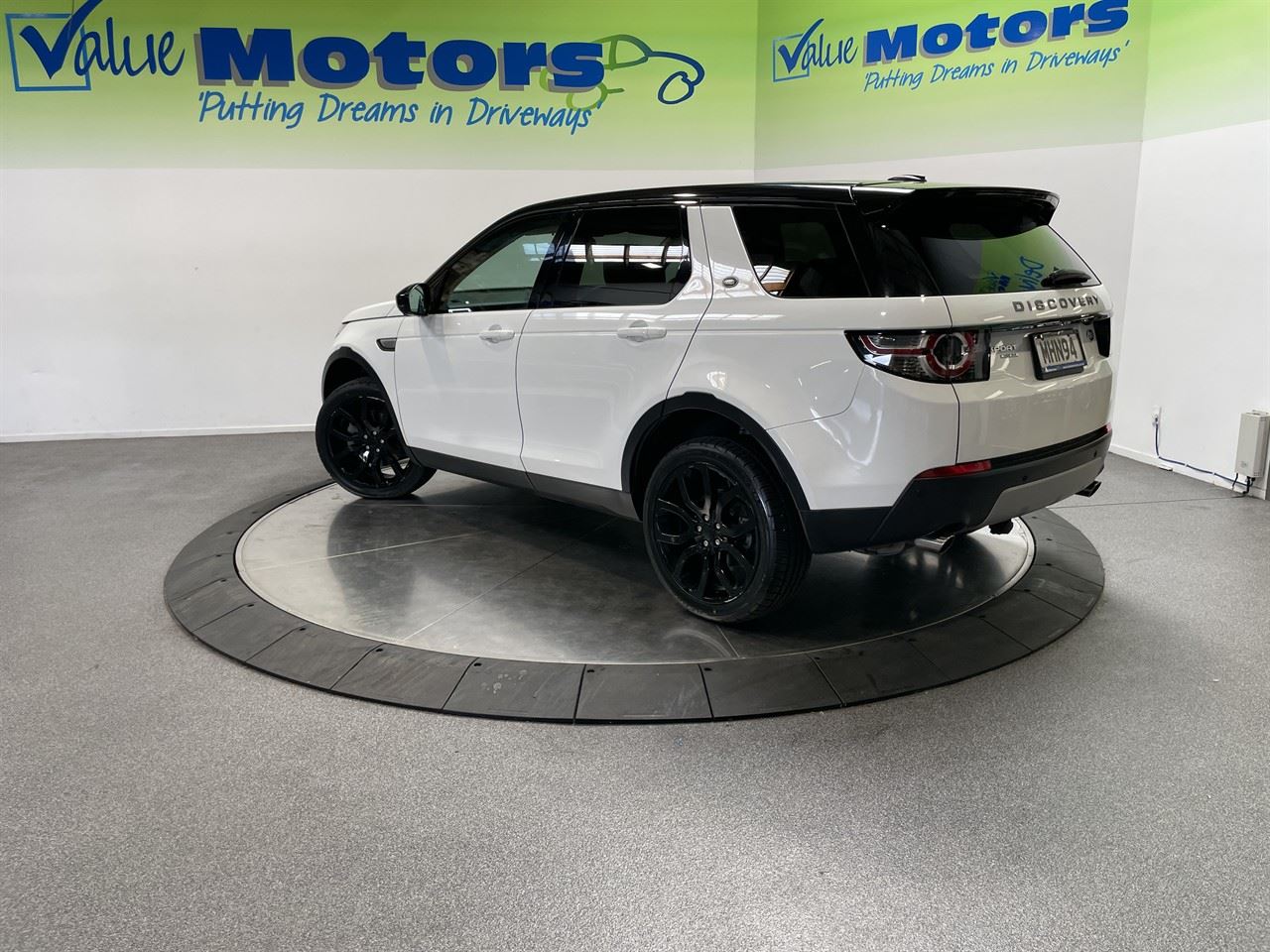 Vehicle image 5