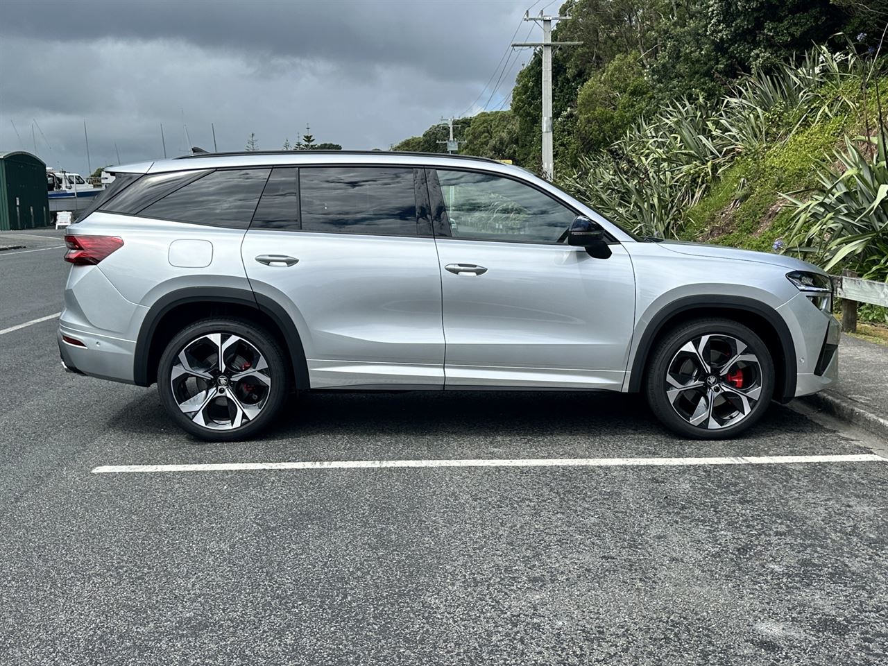 Vehicle image 5