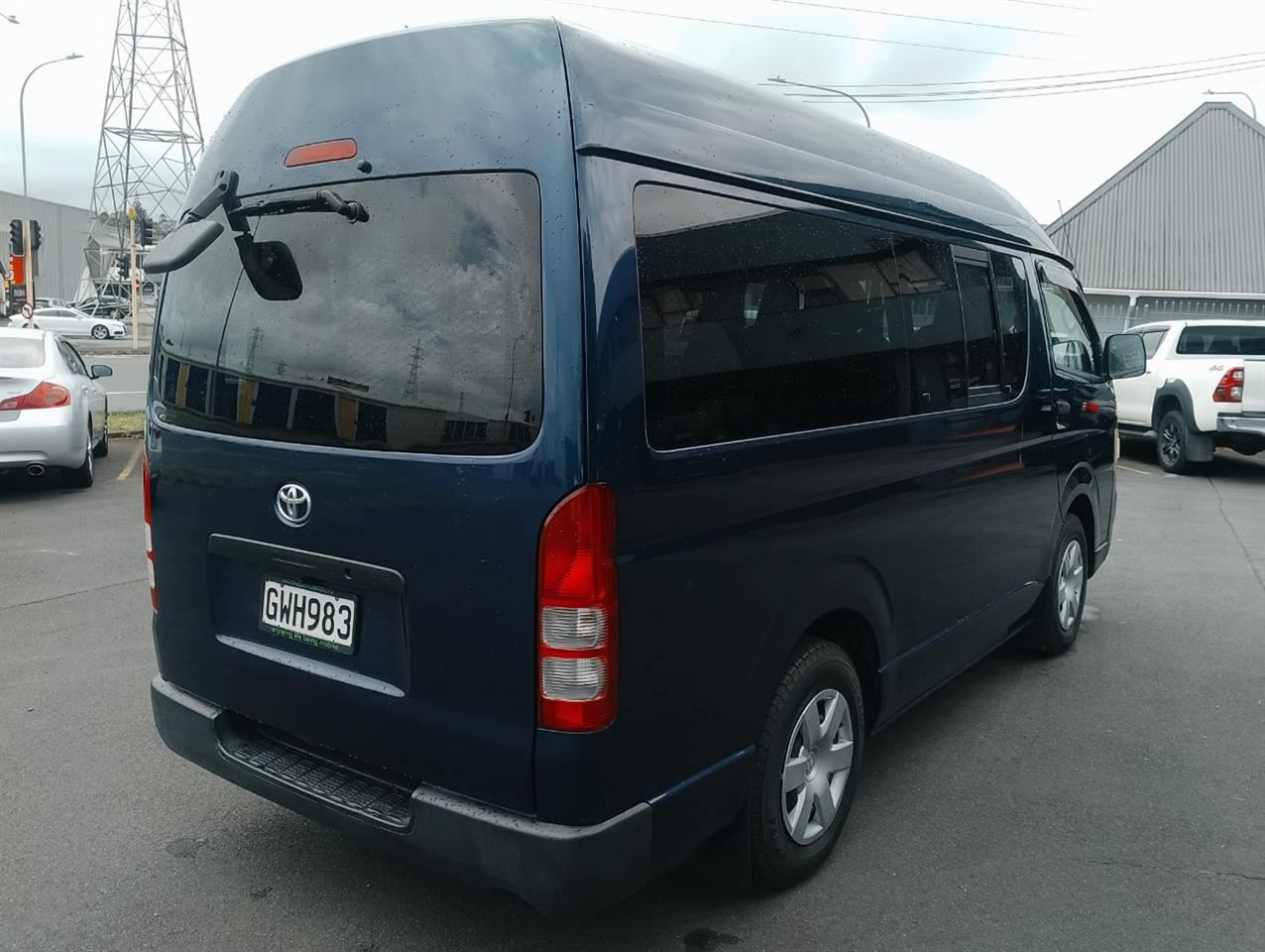 Vehicle image 5