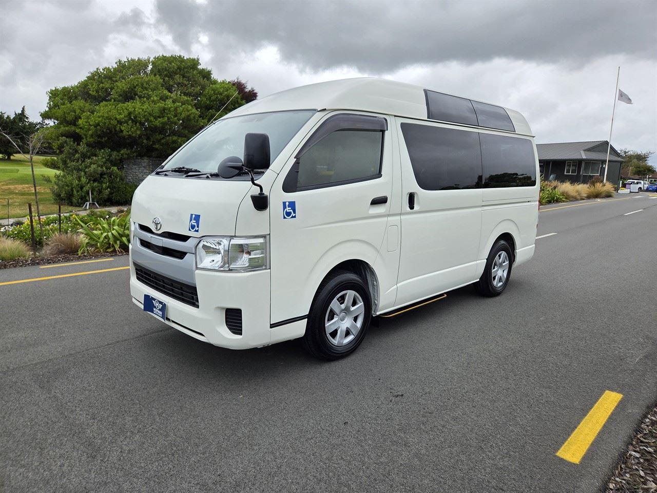 Vehicle image 3