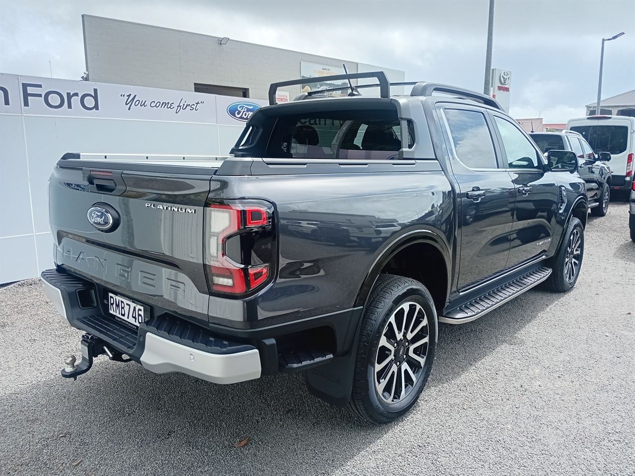 Vehicle image 4