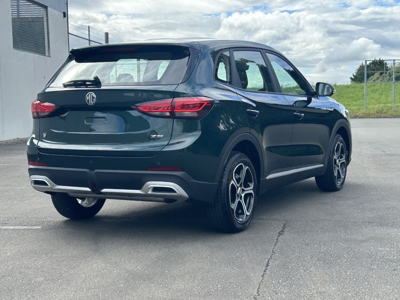 Vehicle image 3