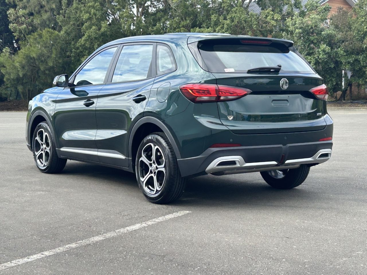 Vehicle image 4
