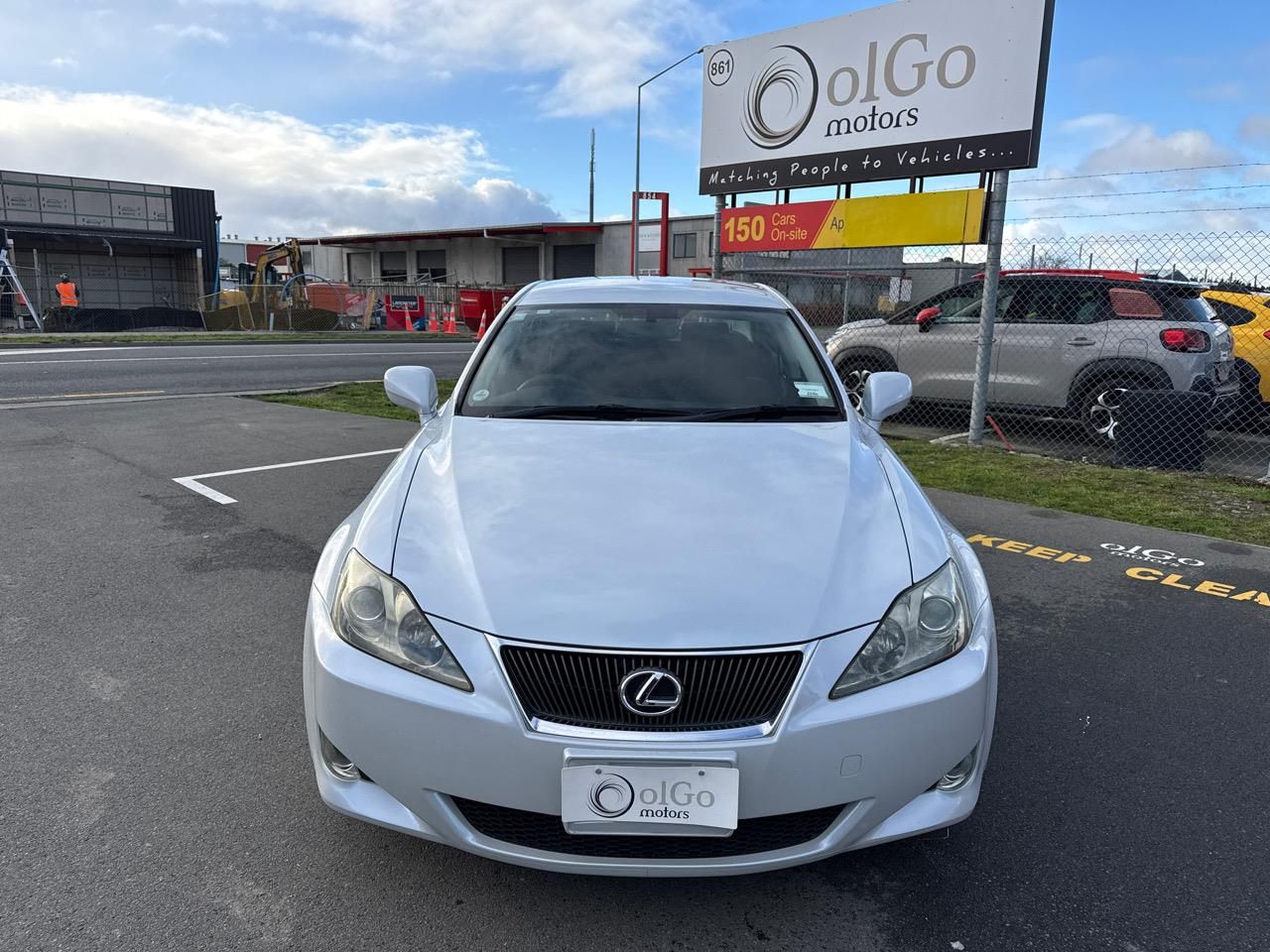 Vehicle image 3
