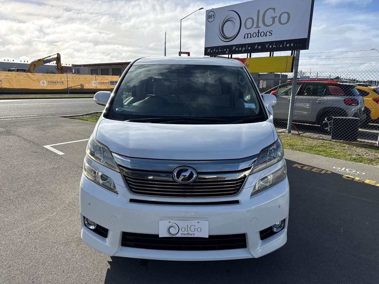 Vehicle image 3