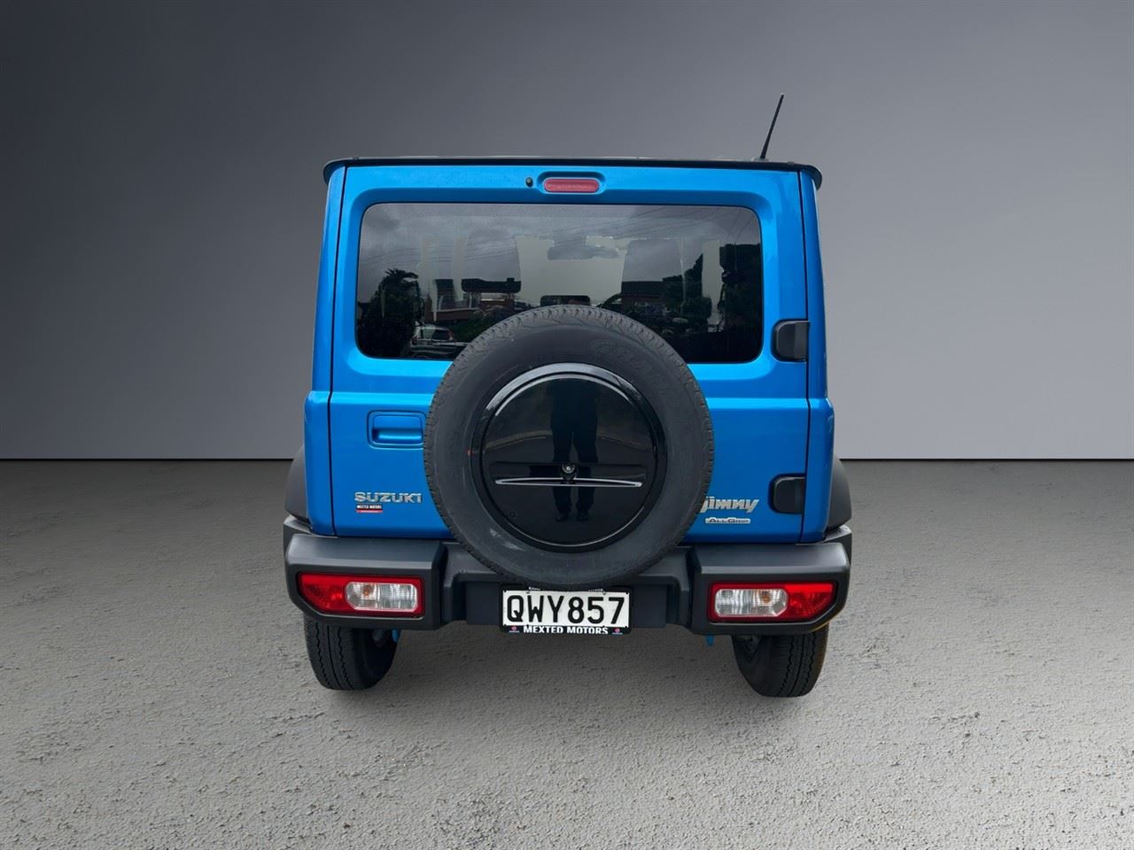Vehicle image 4