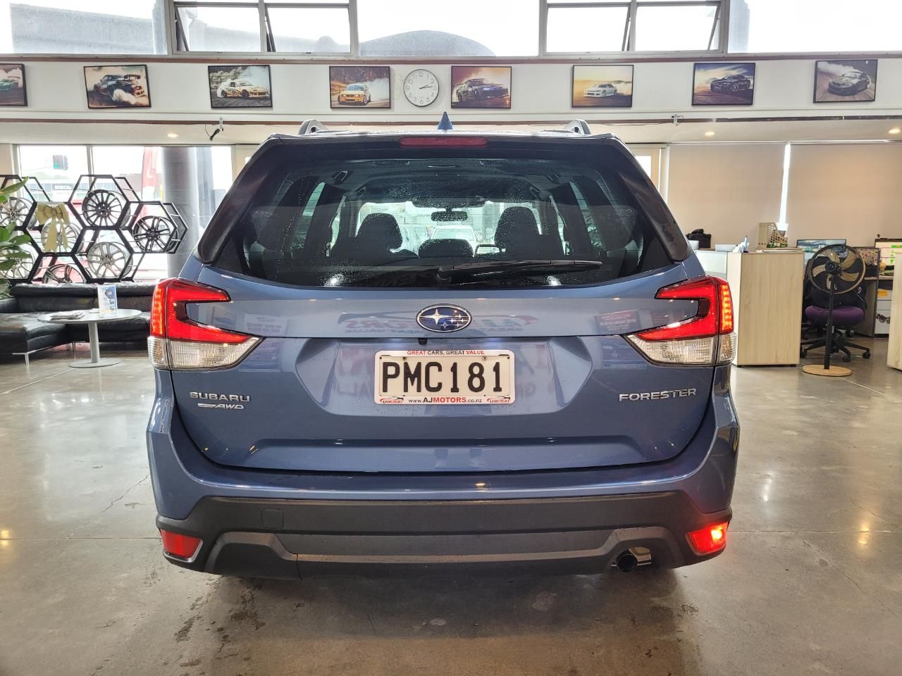 Vehicle image 5
