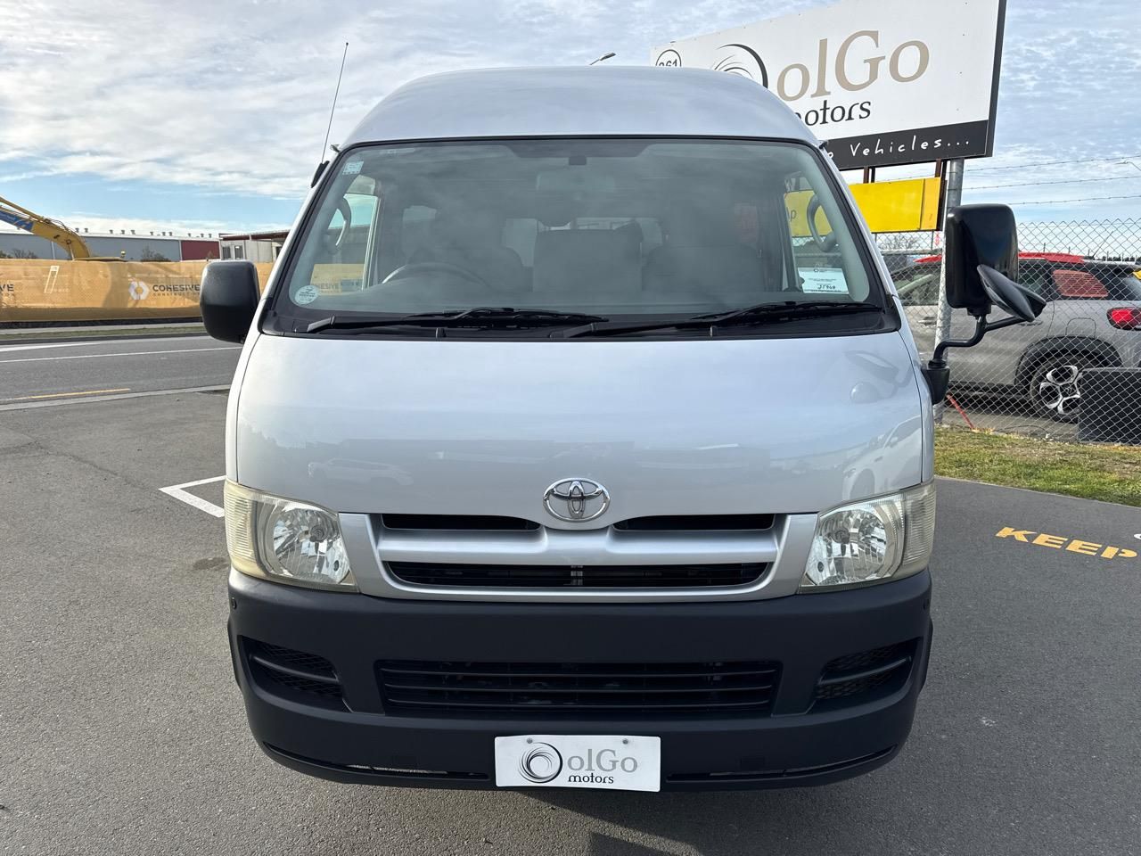Vehicle image 3