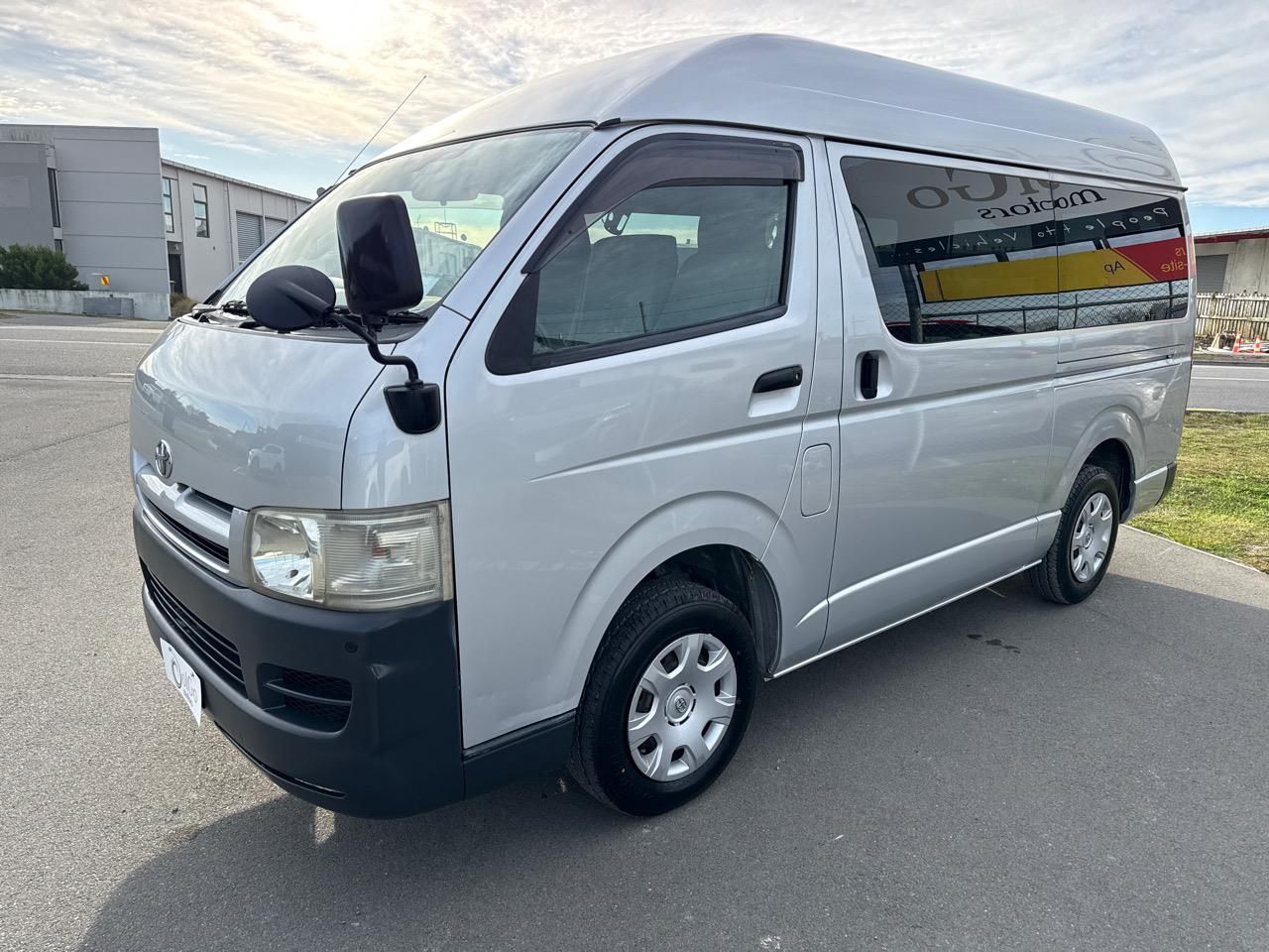 Vehicle image 4