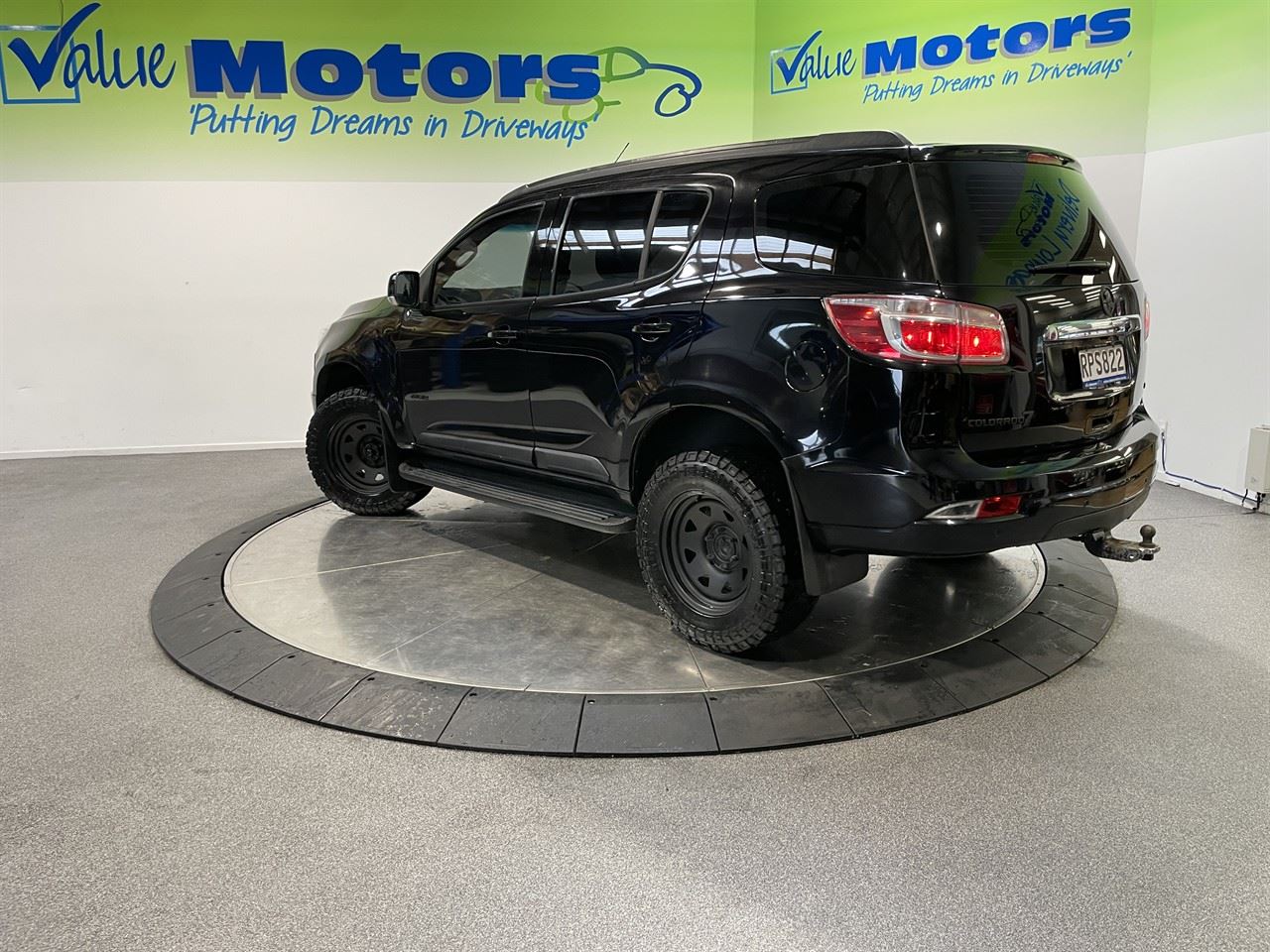 Vehicle image 5