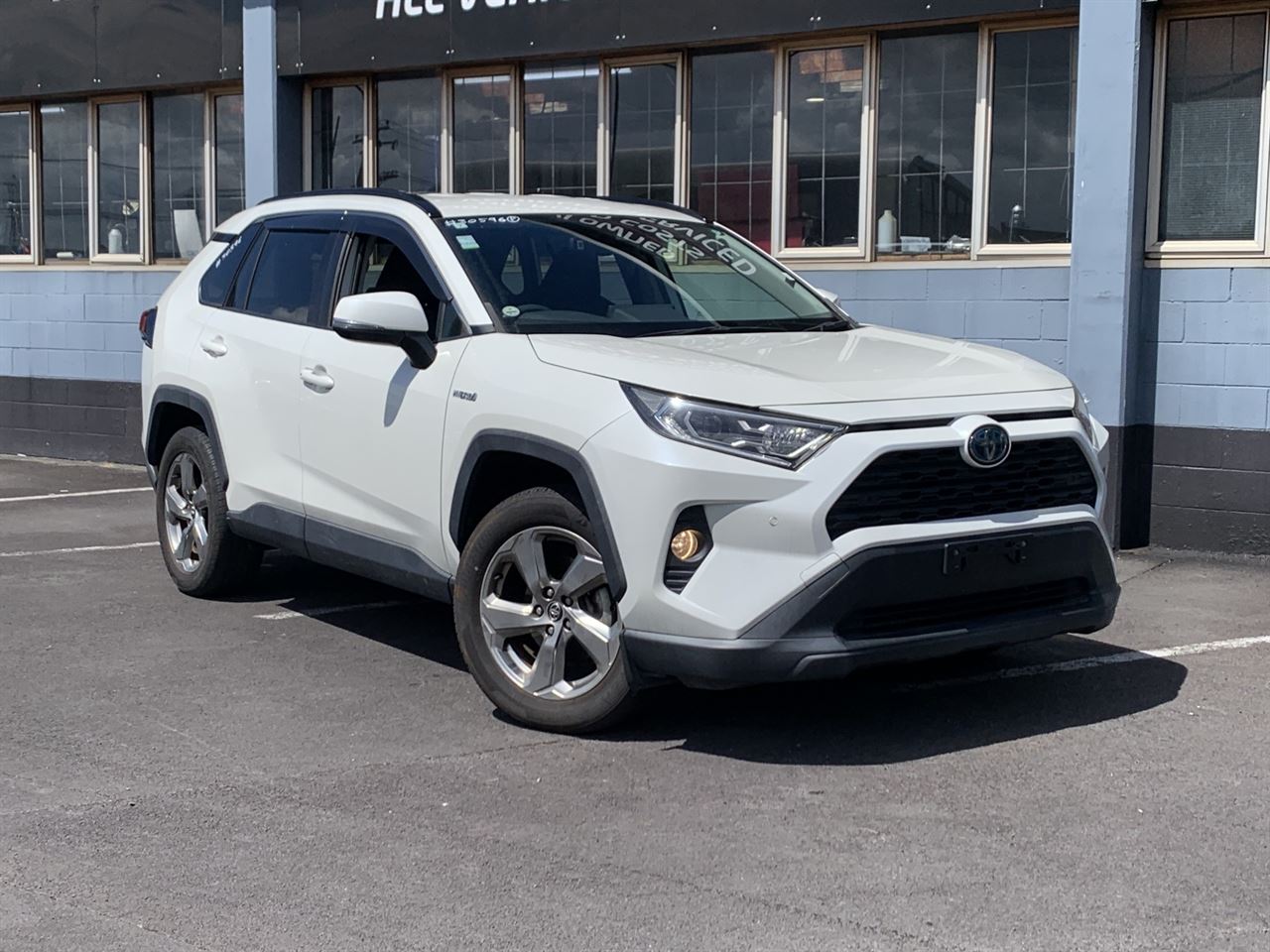 Vehicle image 4