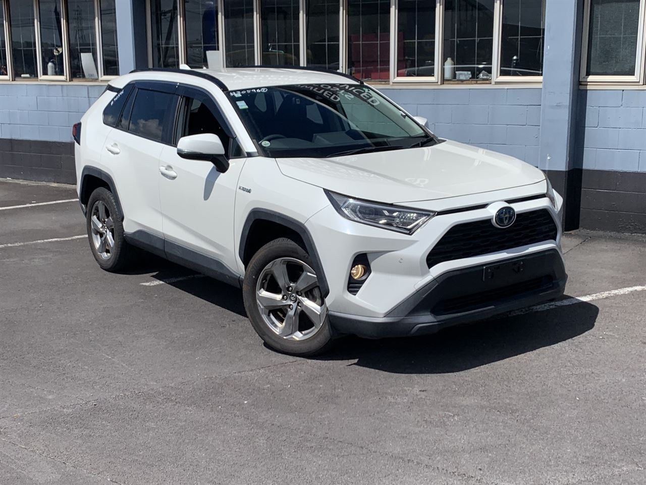 Vehicle image 5