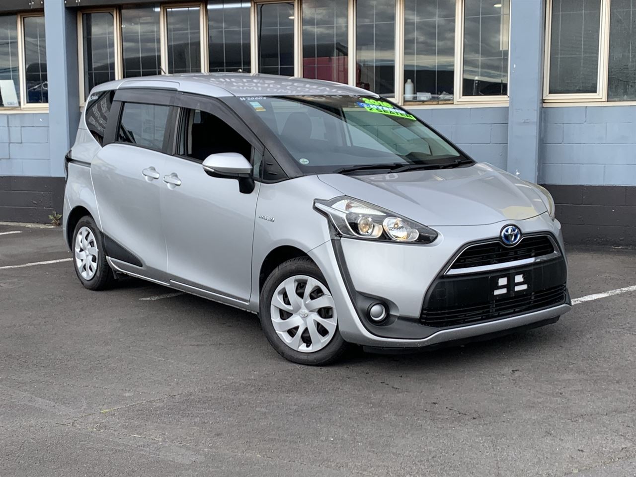 Vehicle image 3
