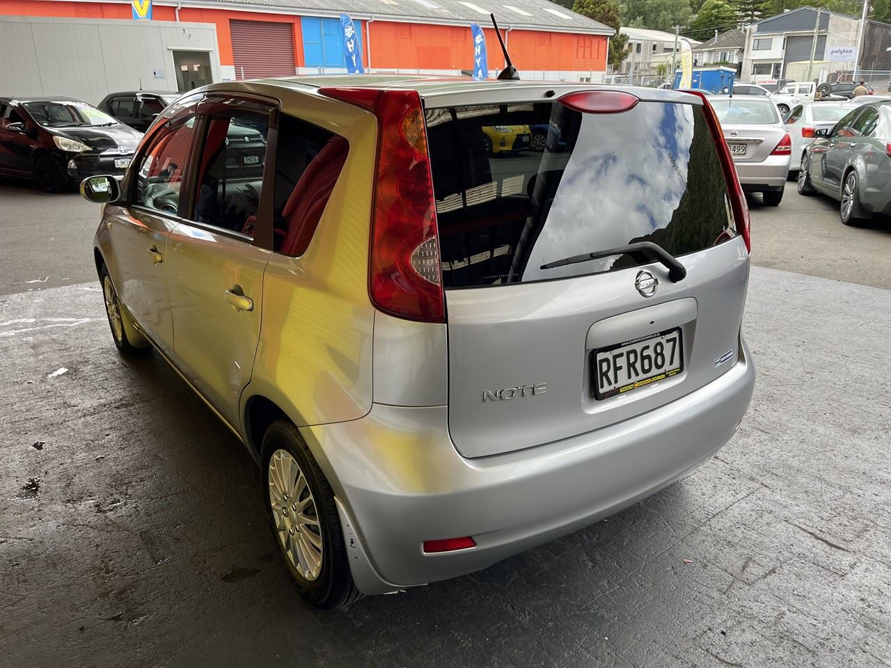 Vehicle image 4