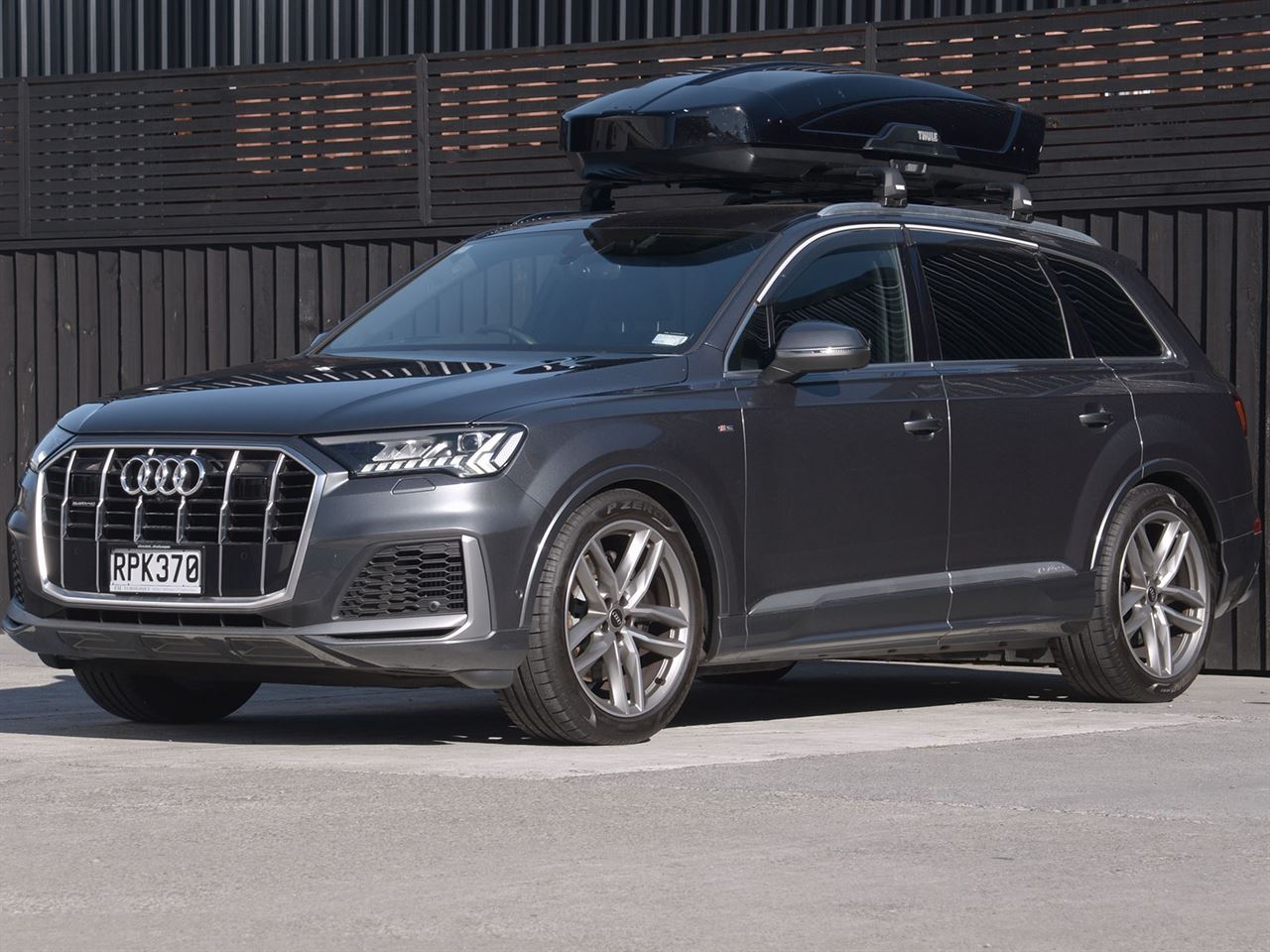 Vehicle image 5
