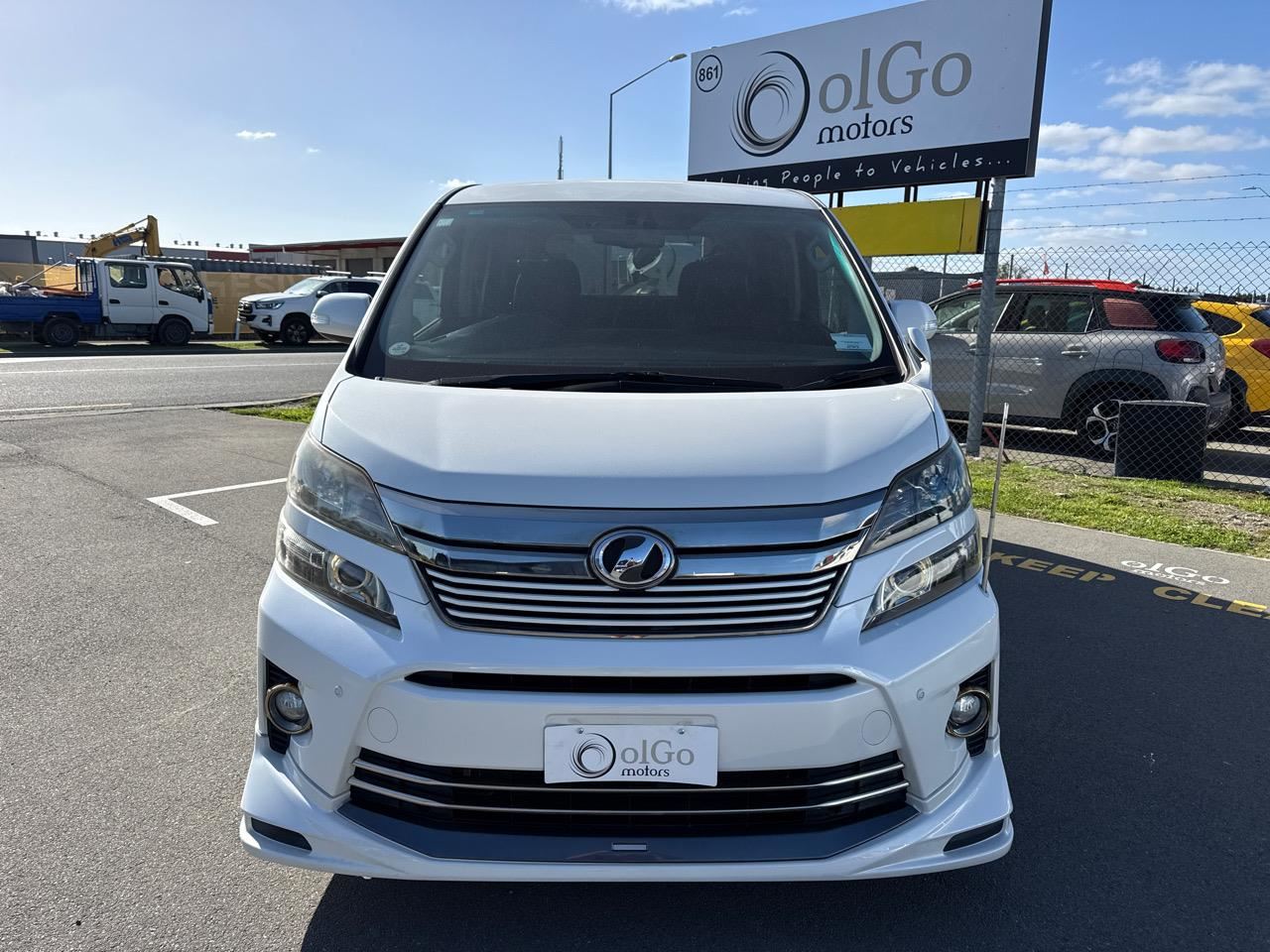 Vehicle image 3