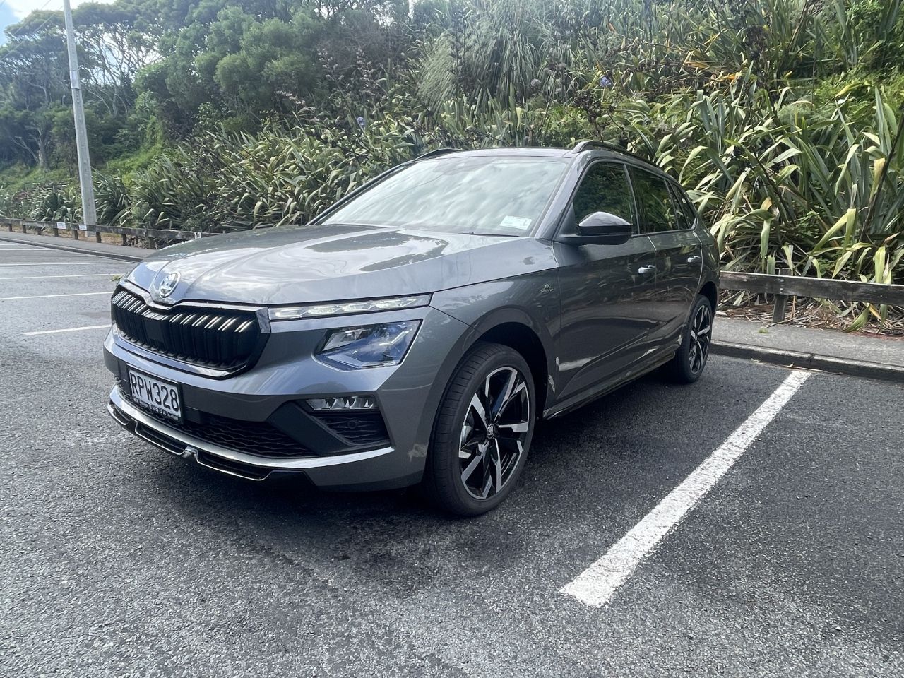 Vehicle image 5