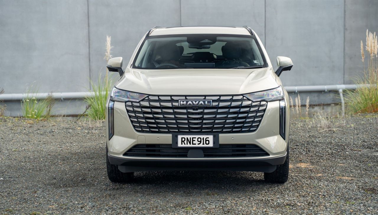 Vehicle image 3