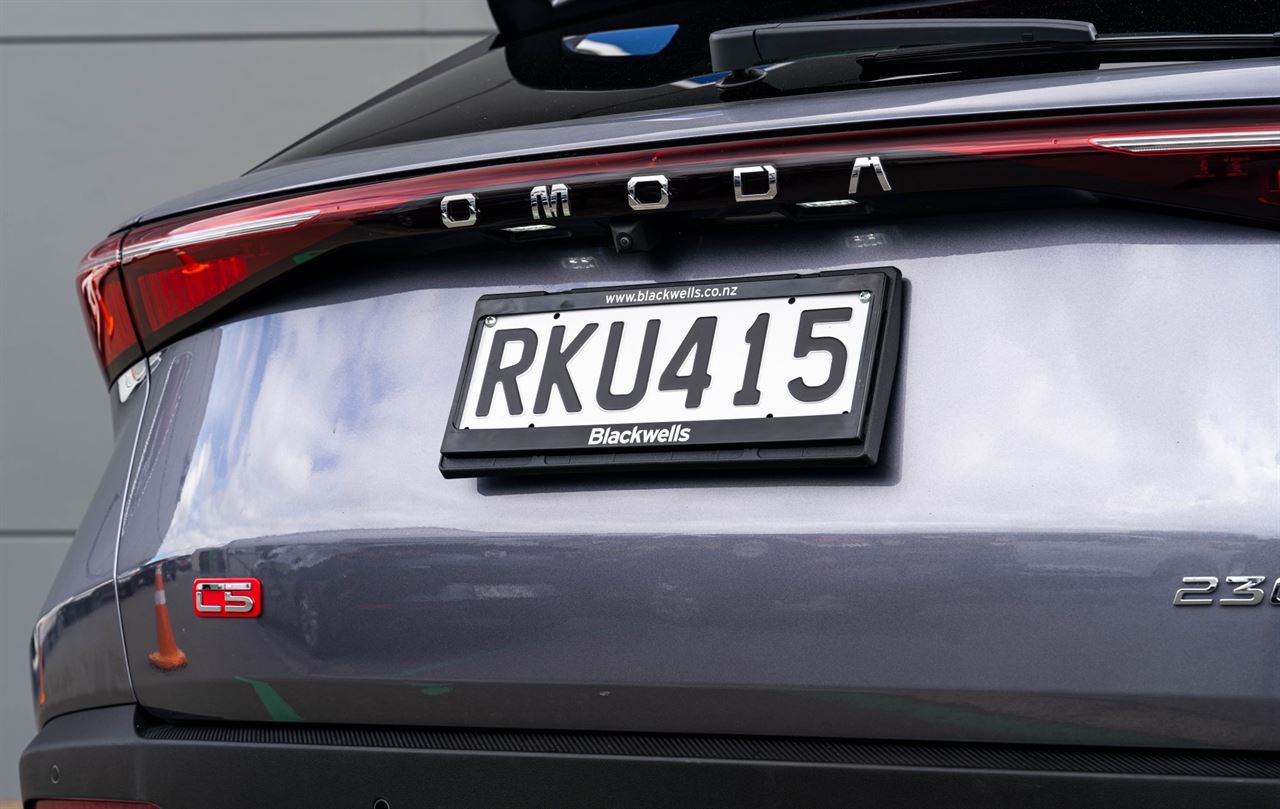Vehicle image 5