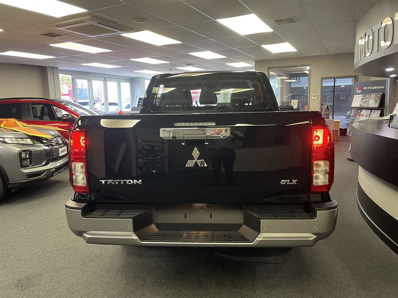 Vehicle image 5