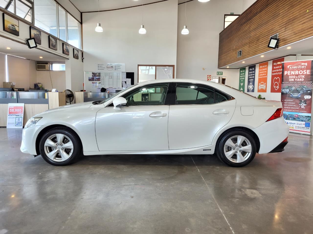 Vehicle image 4