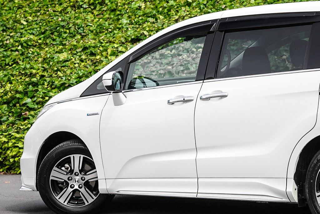 Vehicle image 5