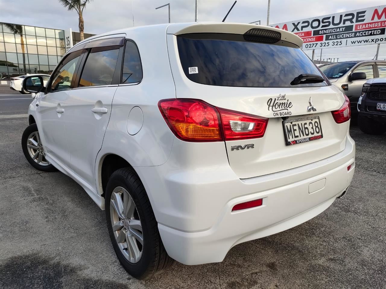 Vehicle image 4