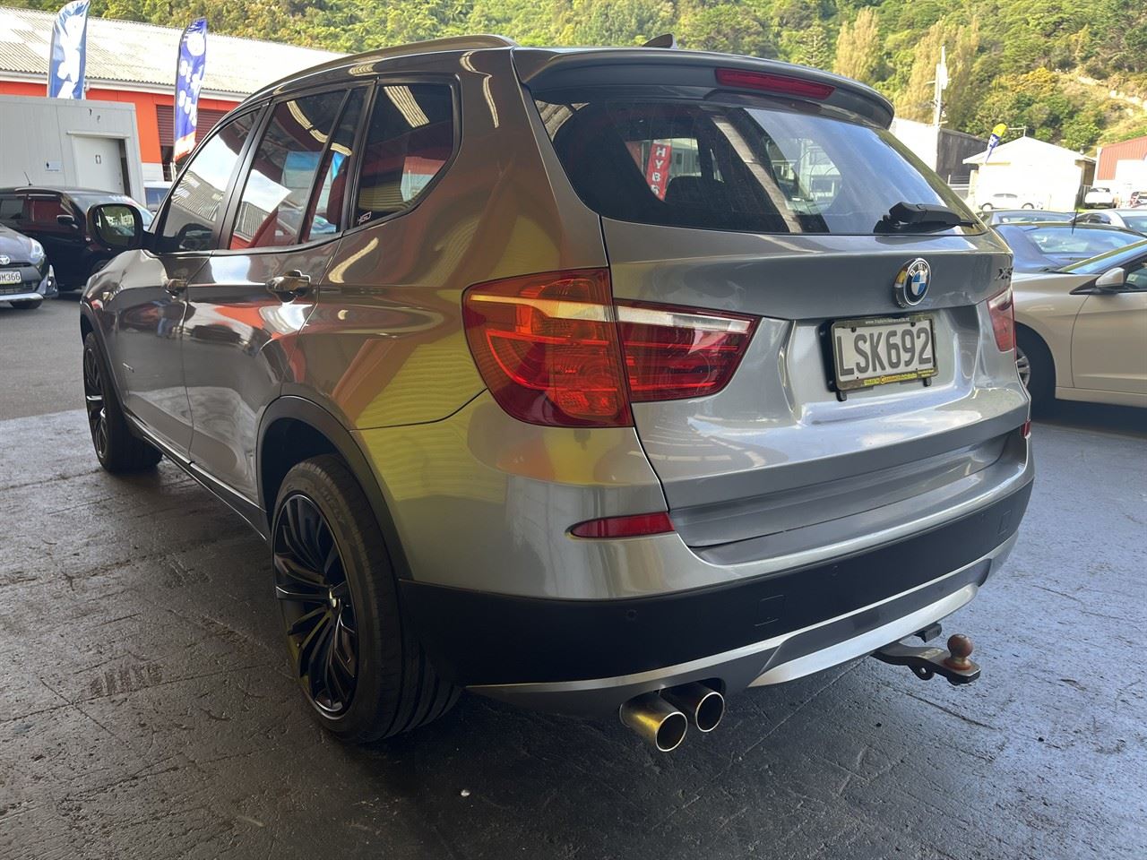 Vehicle image 4
