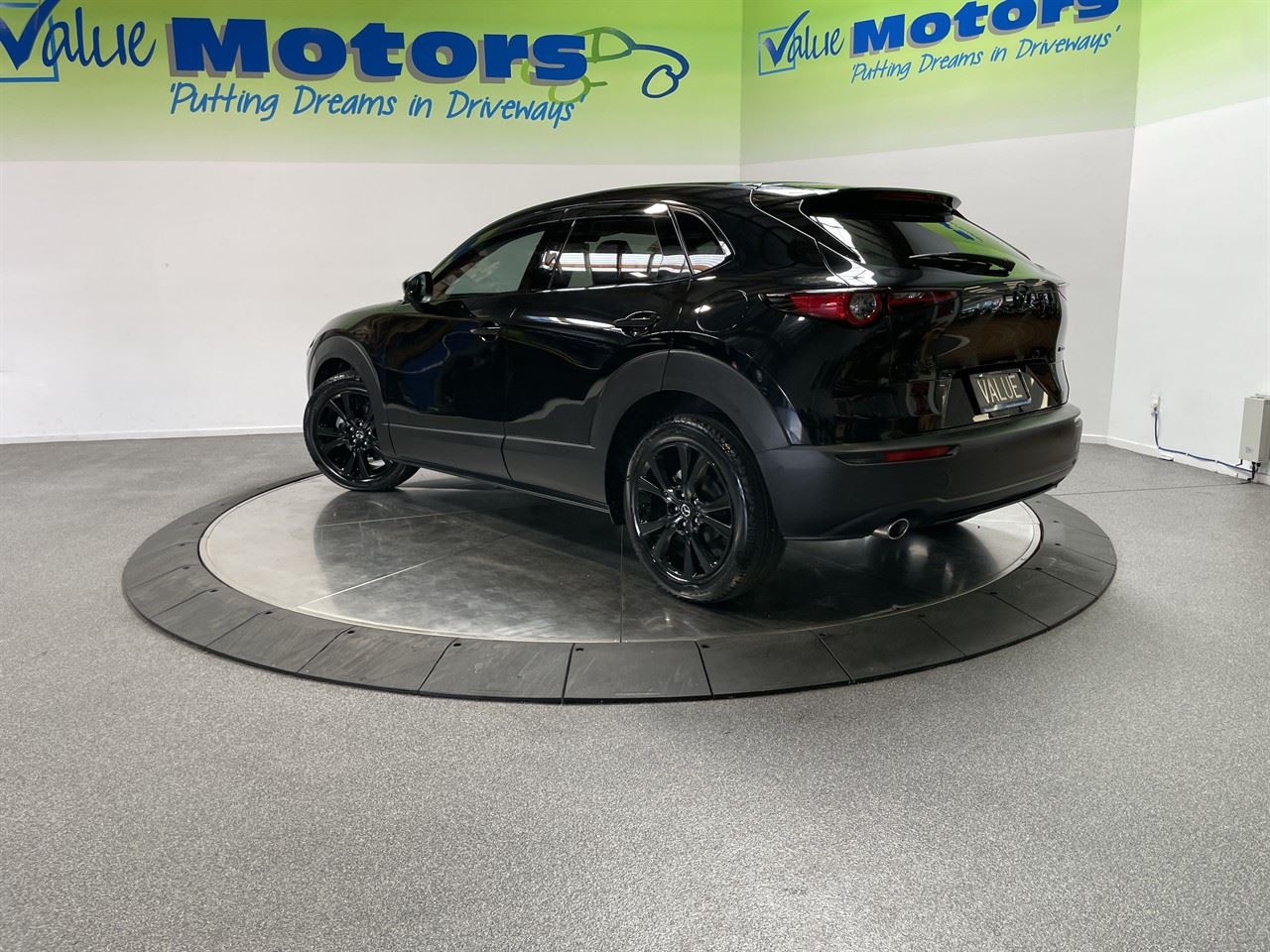 Vehicle image 5