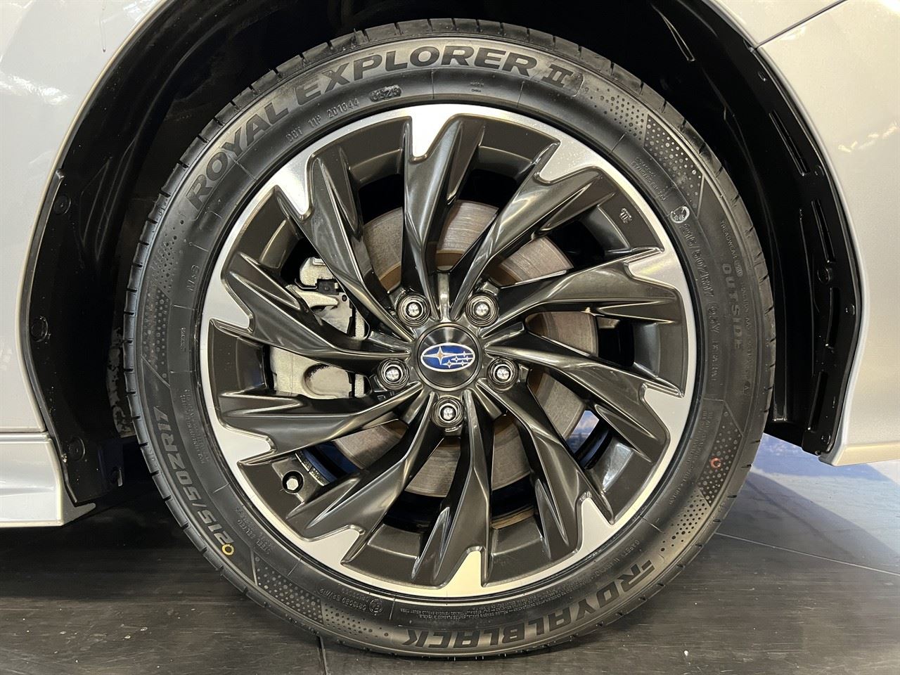Vehicle image 5