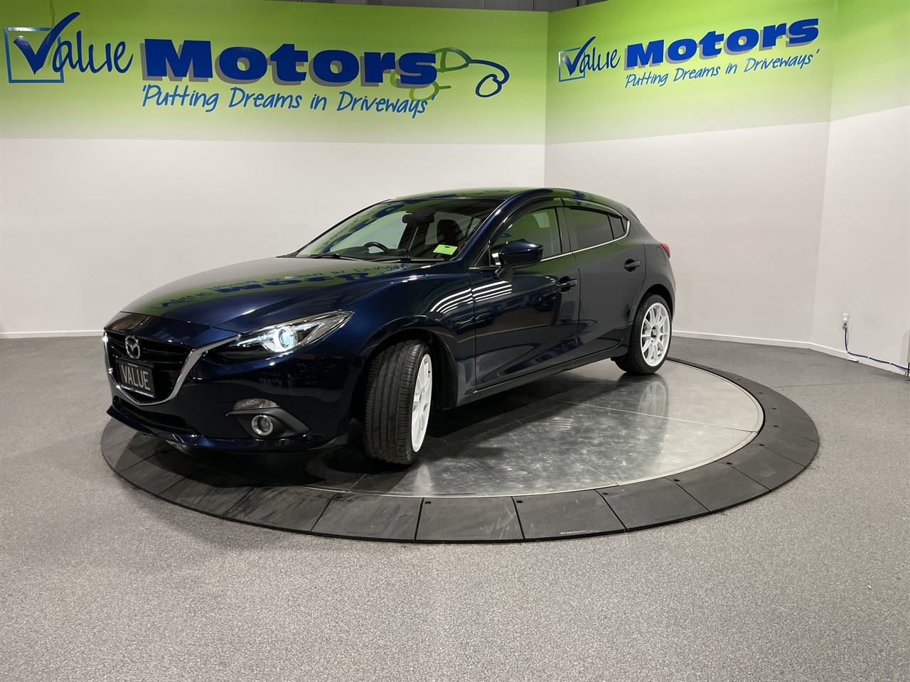 Vehicle image 3