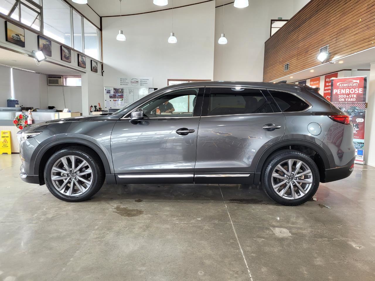 Vehicle image 4