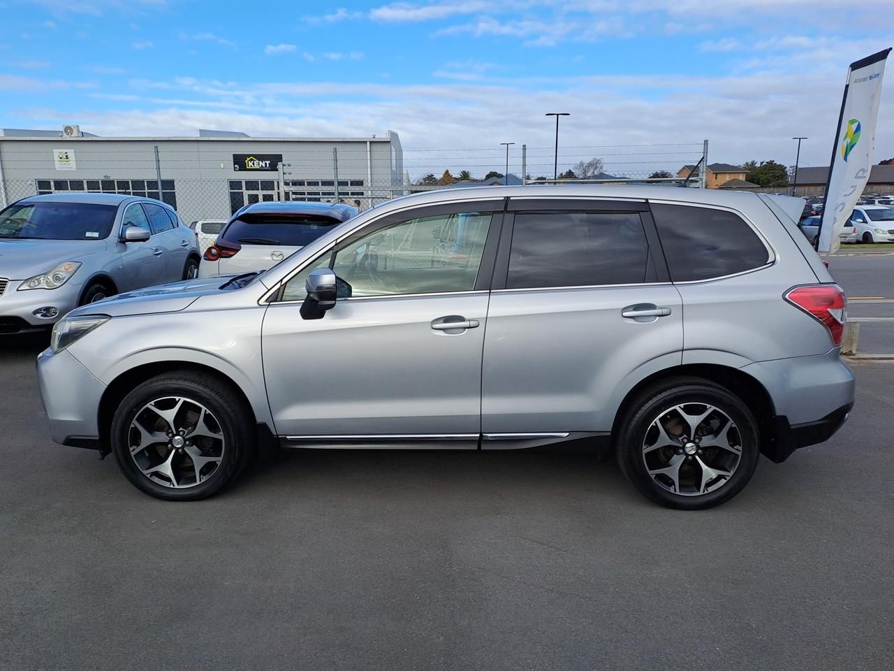 Vehicle image 4