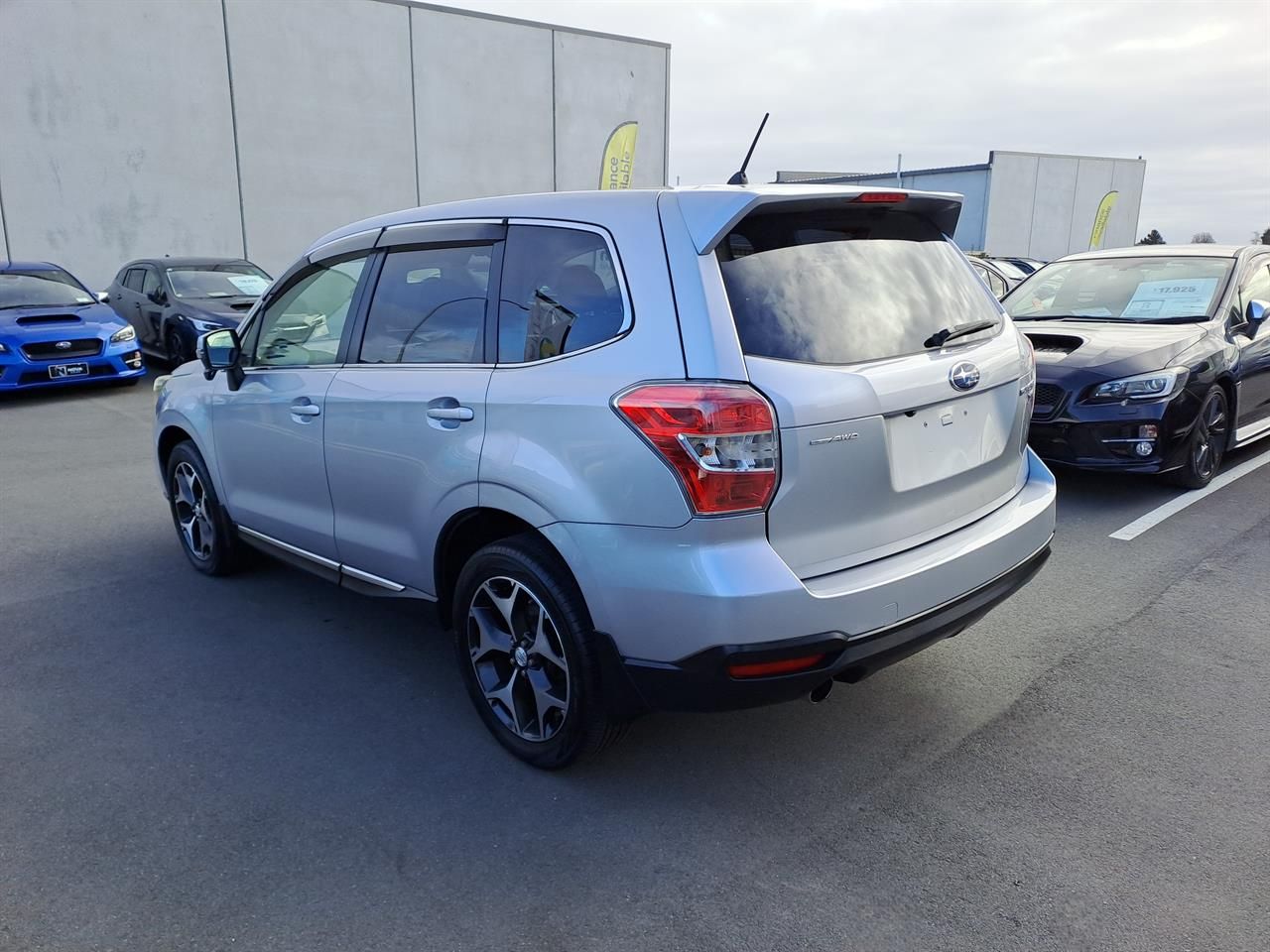 Vehicle image 5