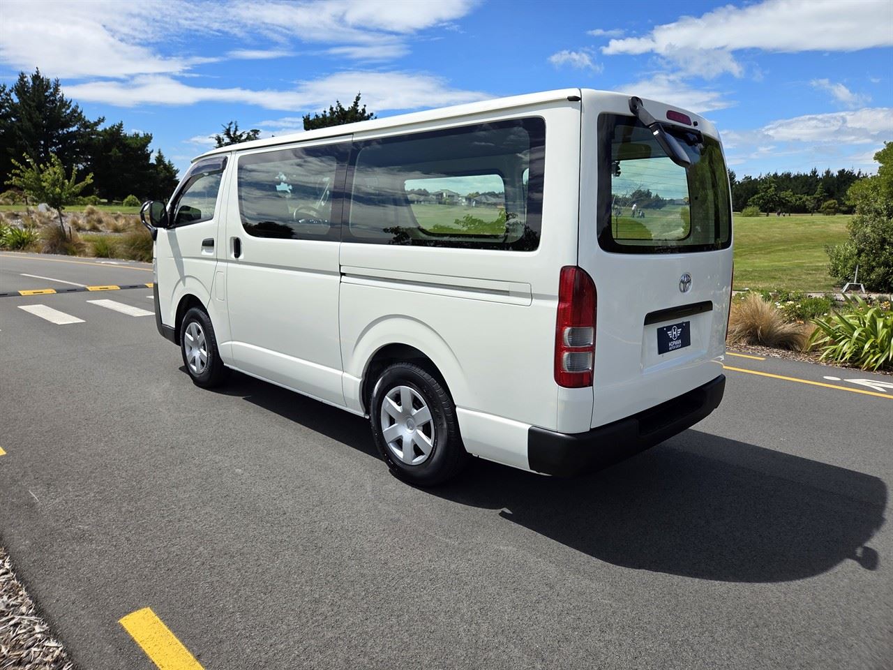 Vehicle image 5