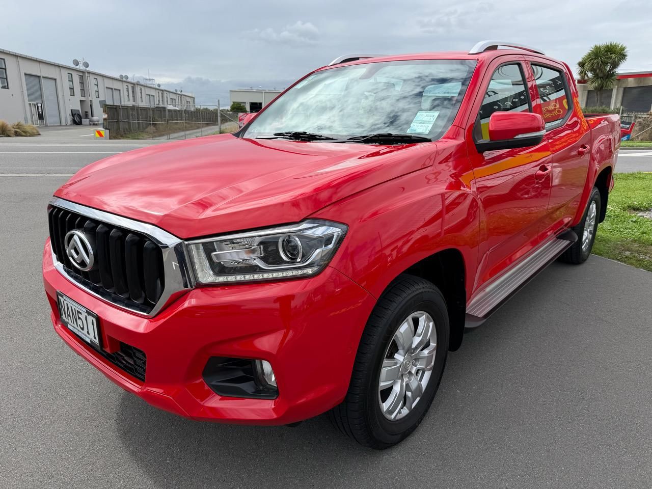 Vehicle image 4