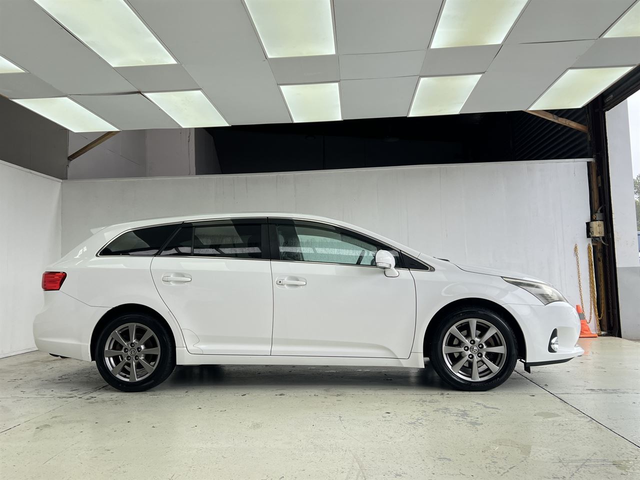 Vehicle image 5