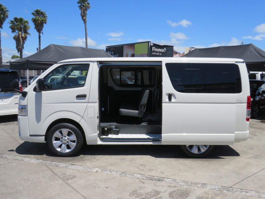 Vehicle image 5