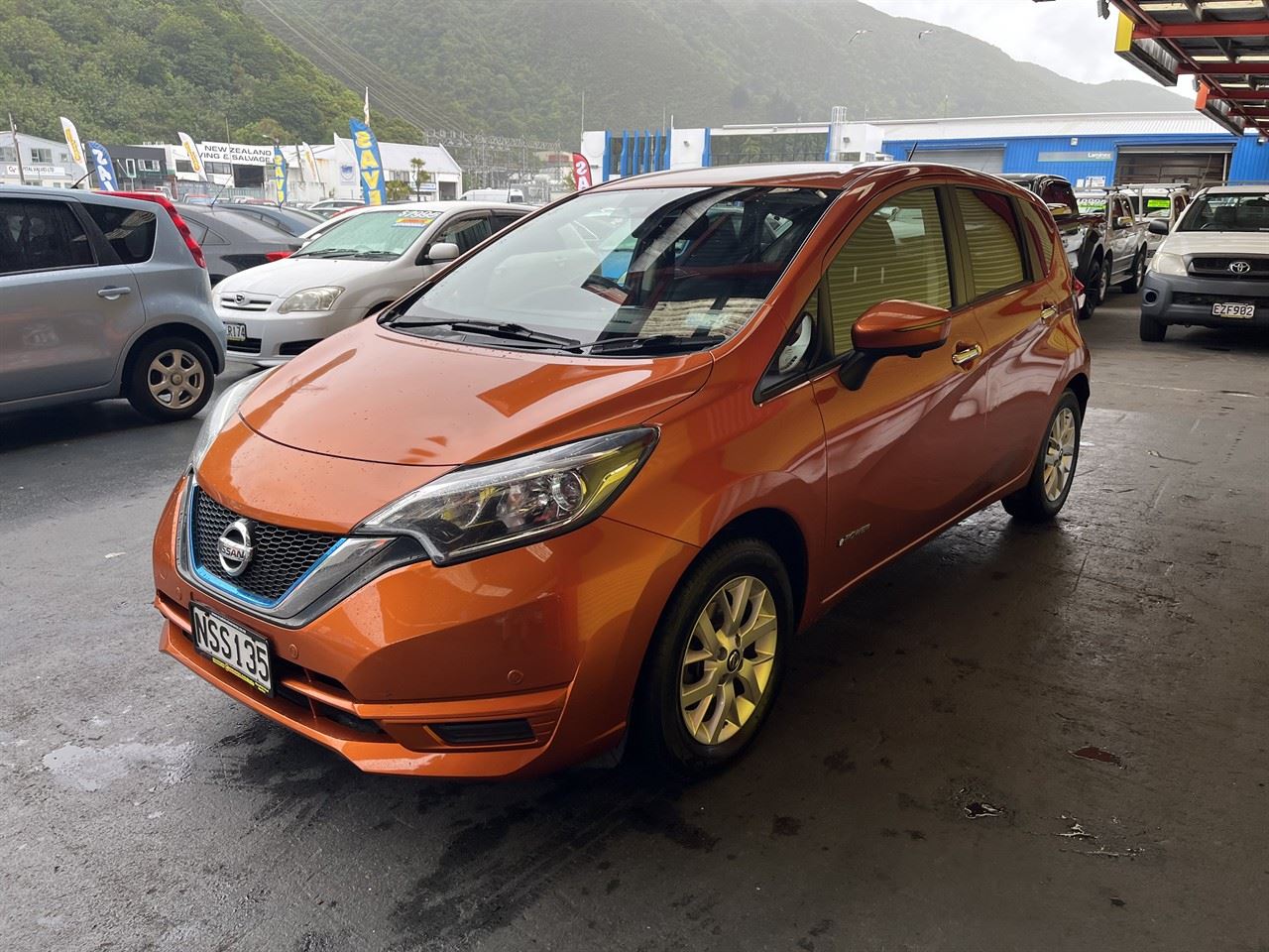 Vehicle image 3