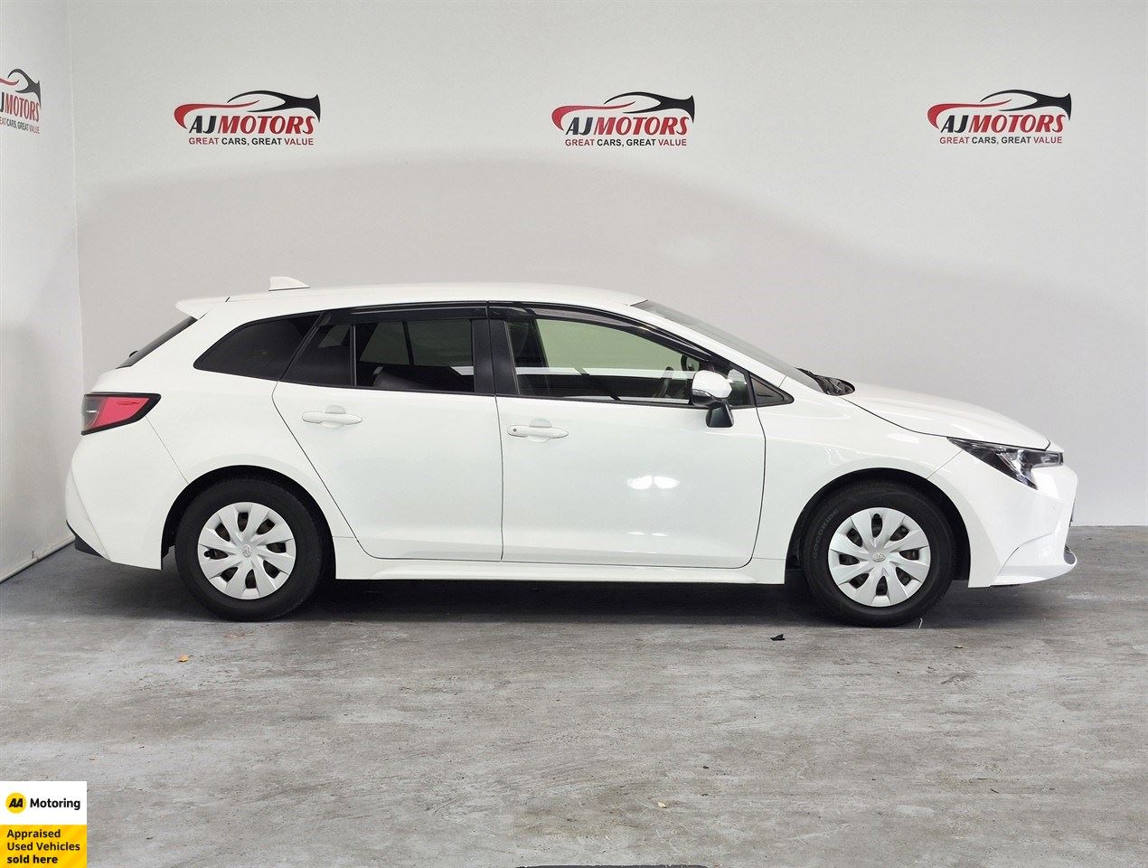 Vehicle image 3