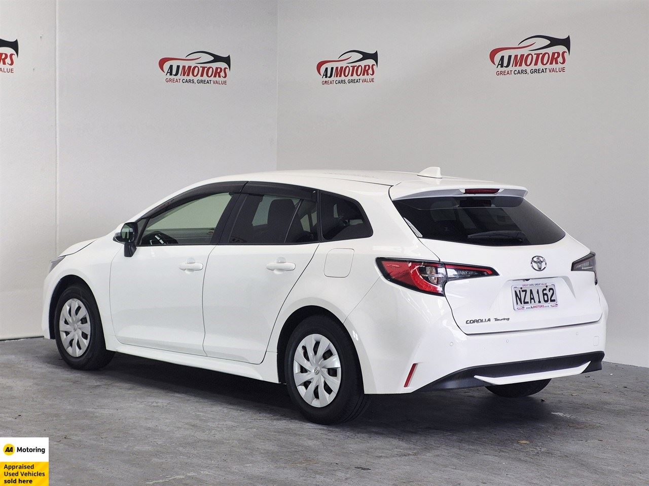 Vehicle image 4