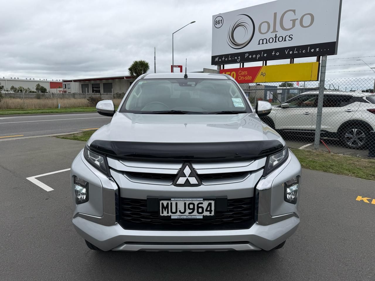 Vehicle image 3