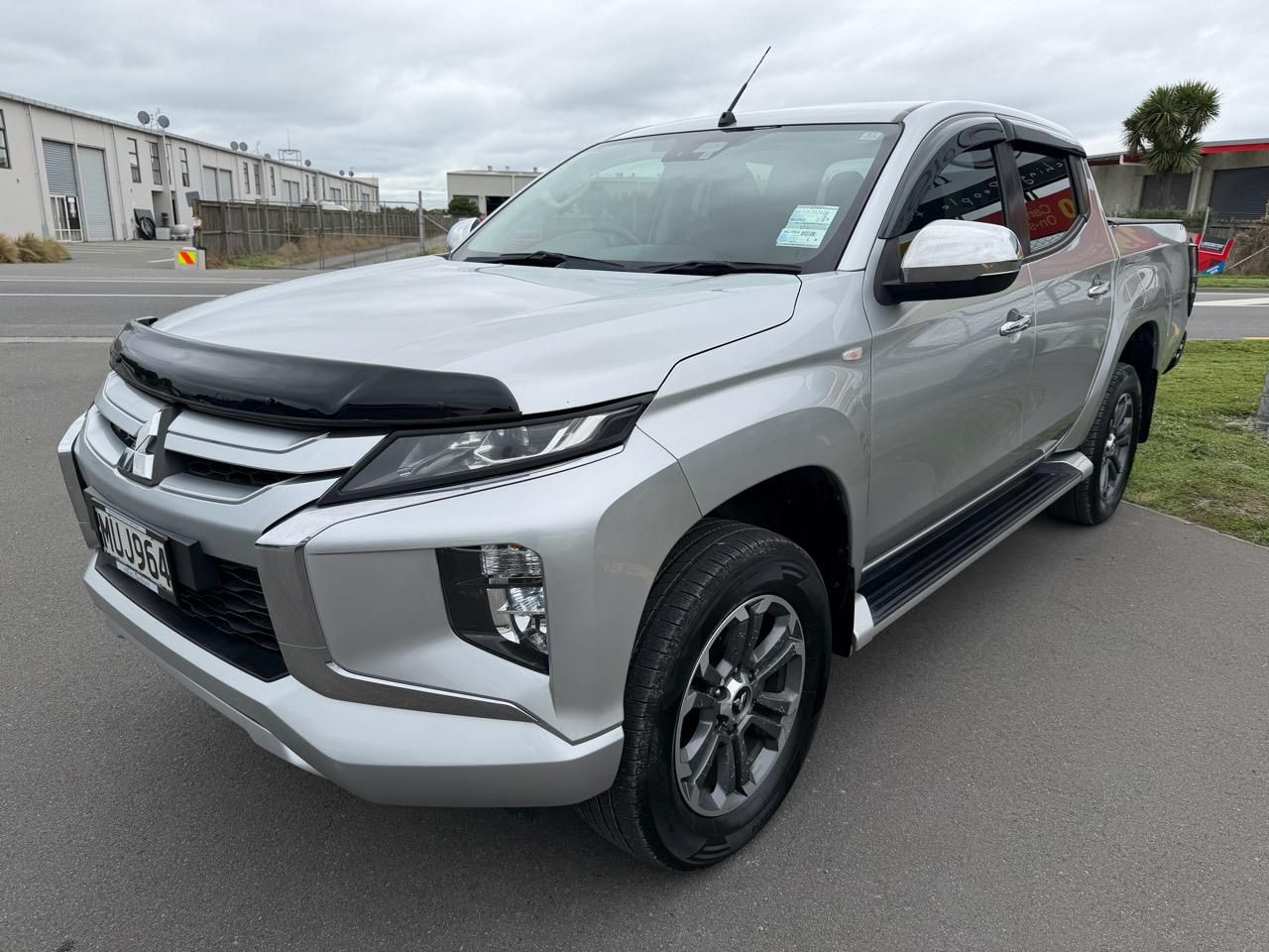 Vehicle image 4