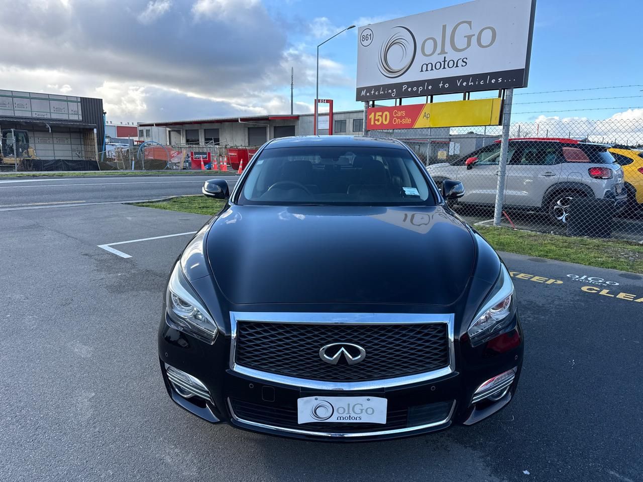Vehicle image 3