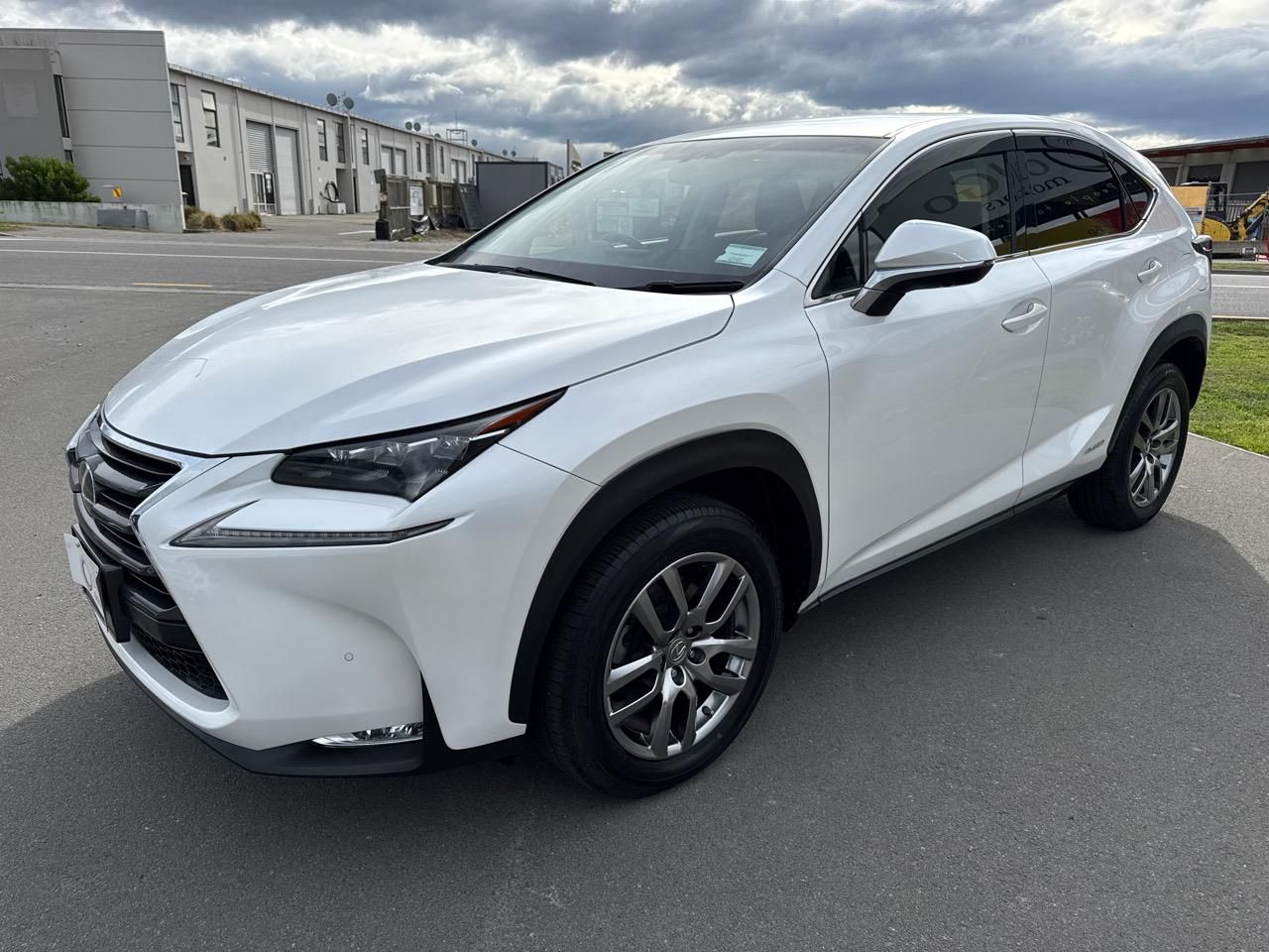 Vehicle image 4
