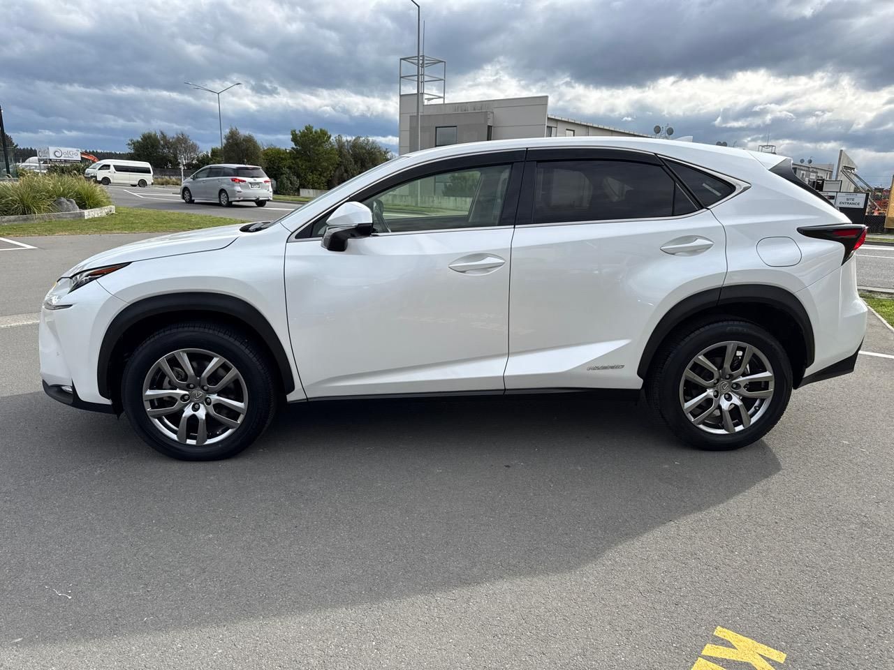 Vehicle image 5