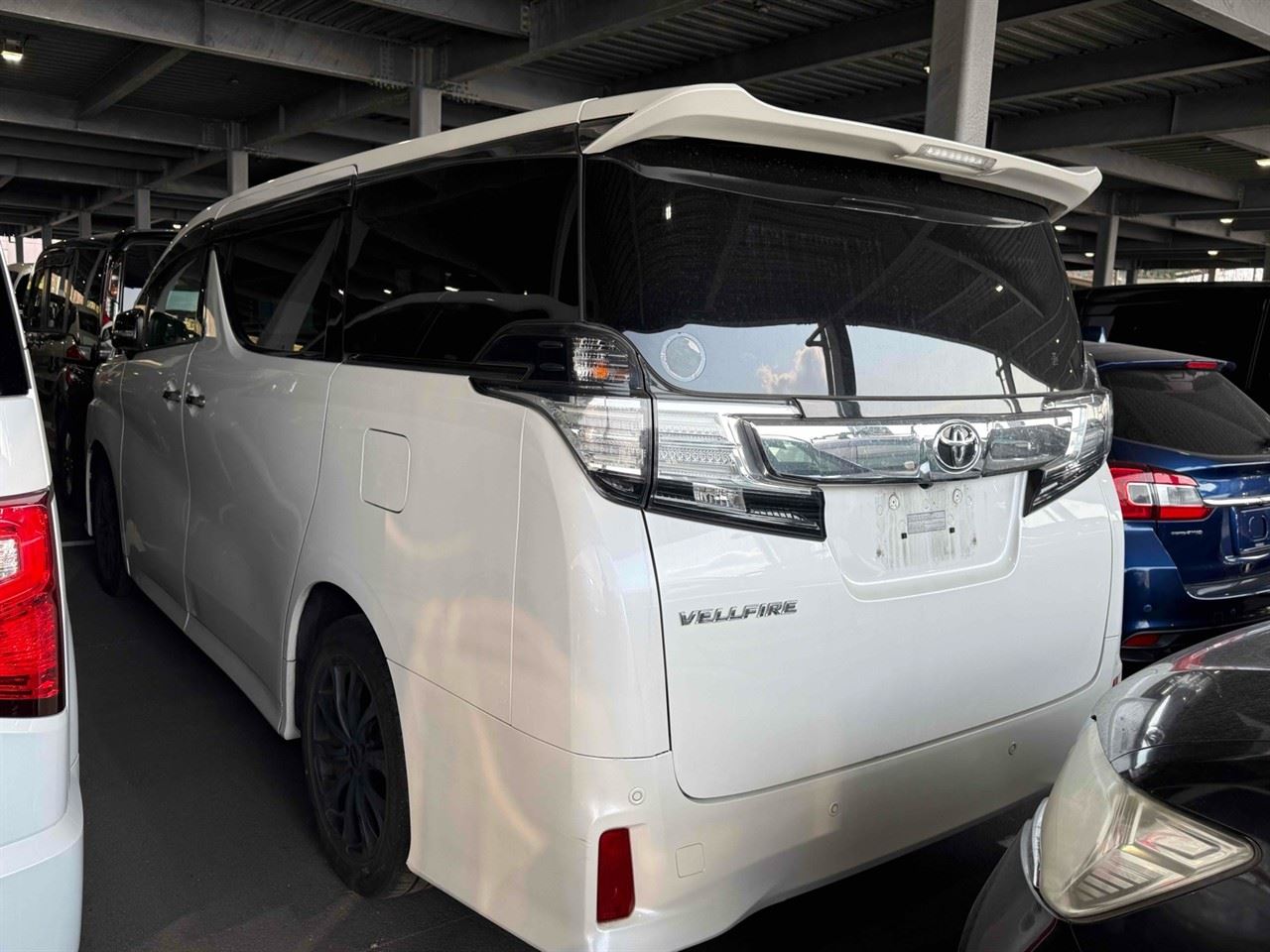 Vehicle image 4