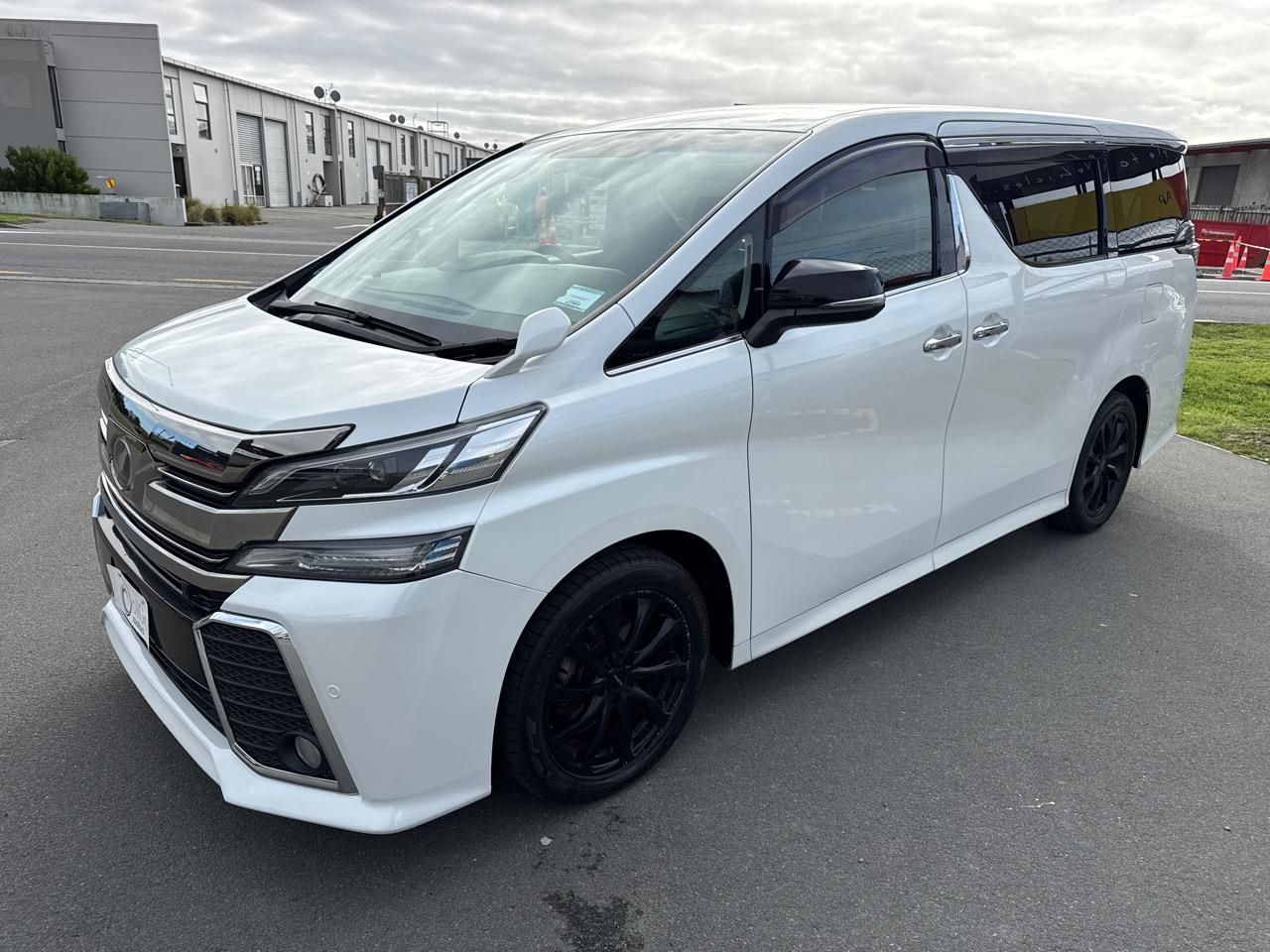 Vehicle image 4